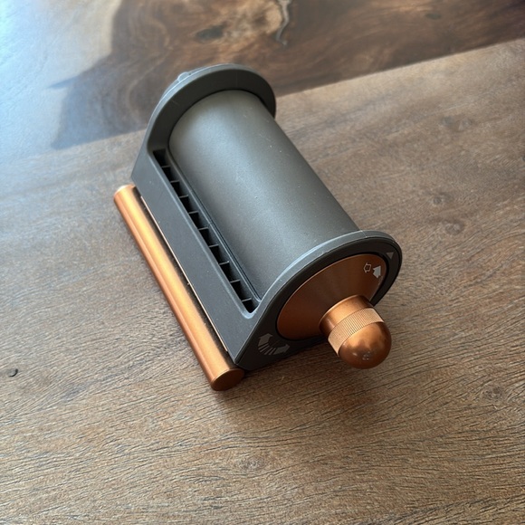 Dyson Airwrap Multi-Styler (Long) - Picture 4 of 6